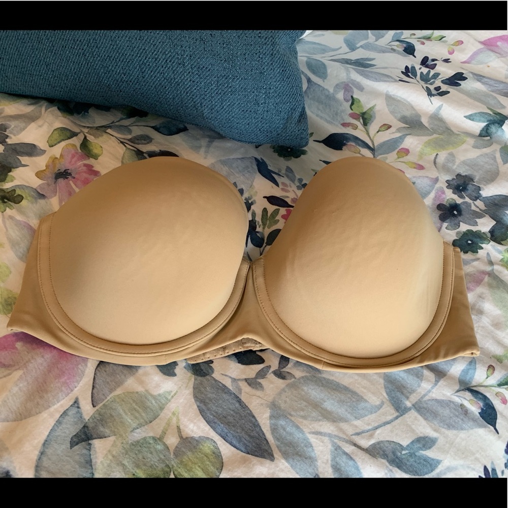 40C Strapless Cacique Bra